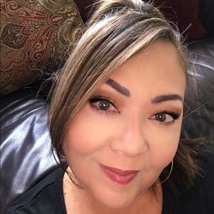 Meet your Posher, Carolyn